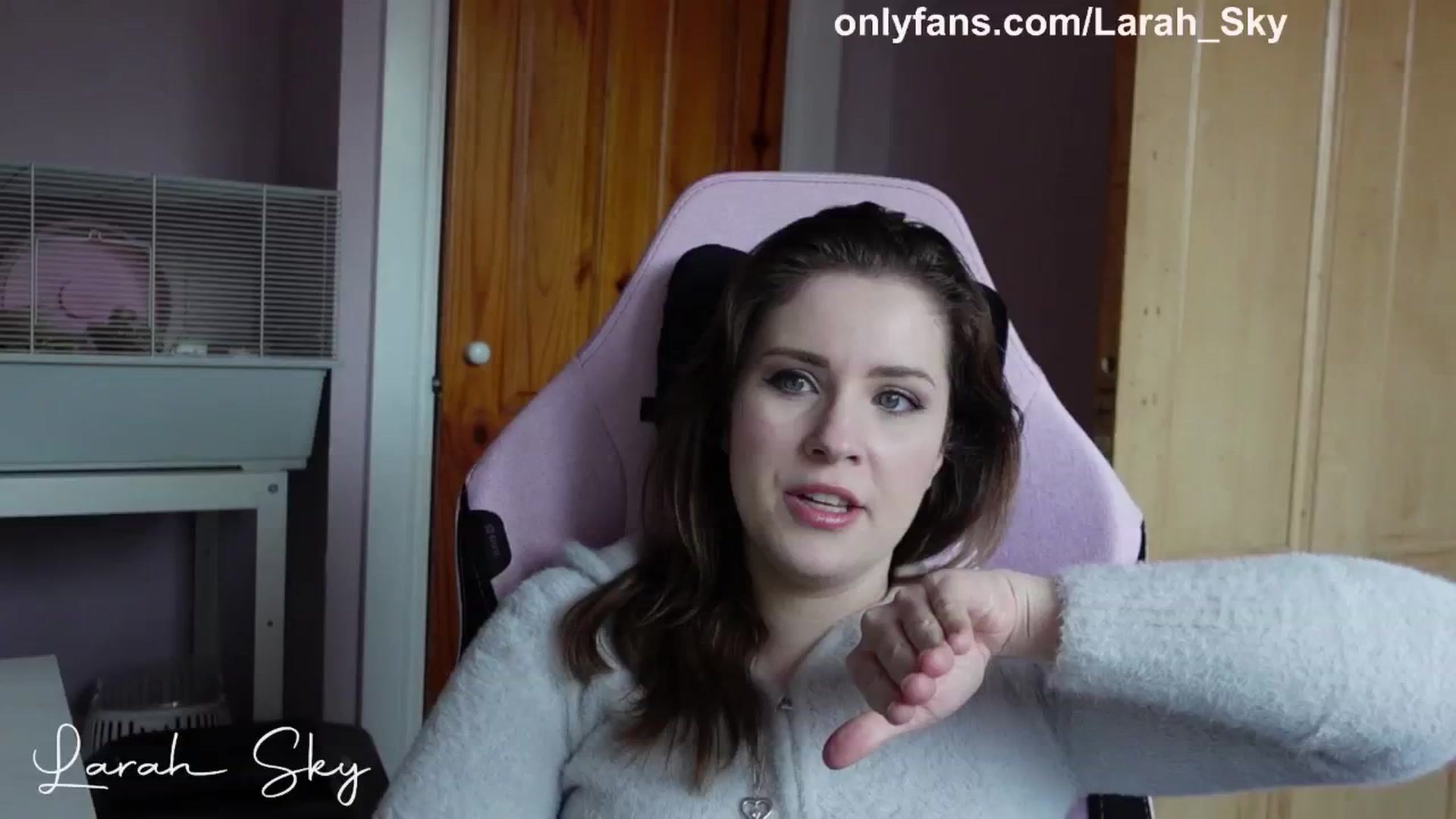 Gallery image thumbnail from Larah_Sky's myfreecams stream on, 03/04/2025, 12:45 image 11 of 20