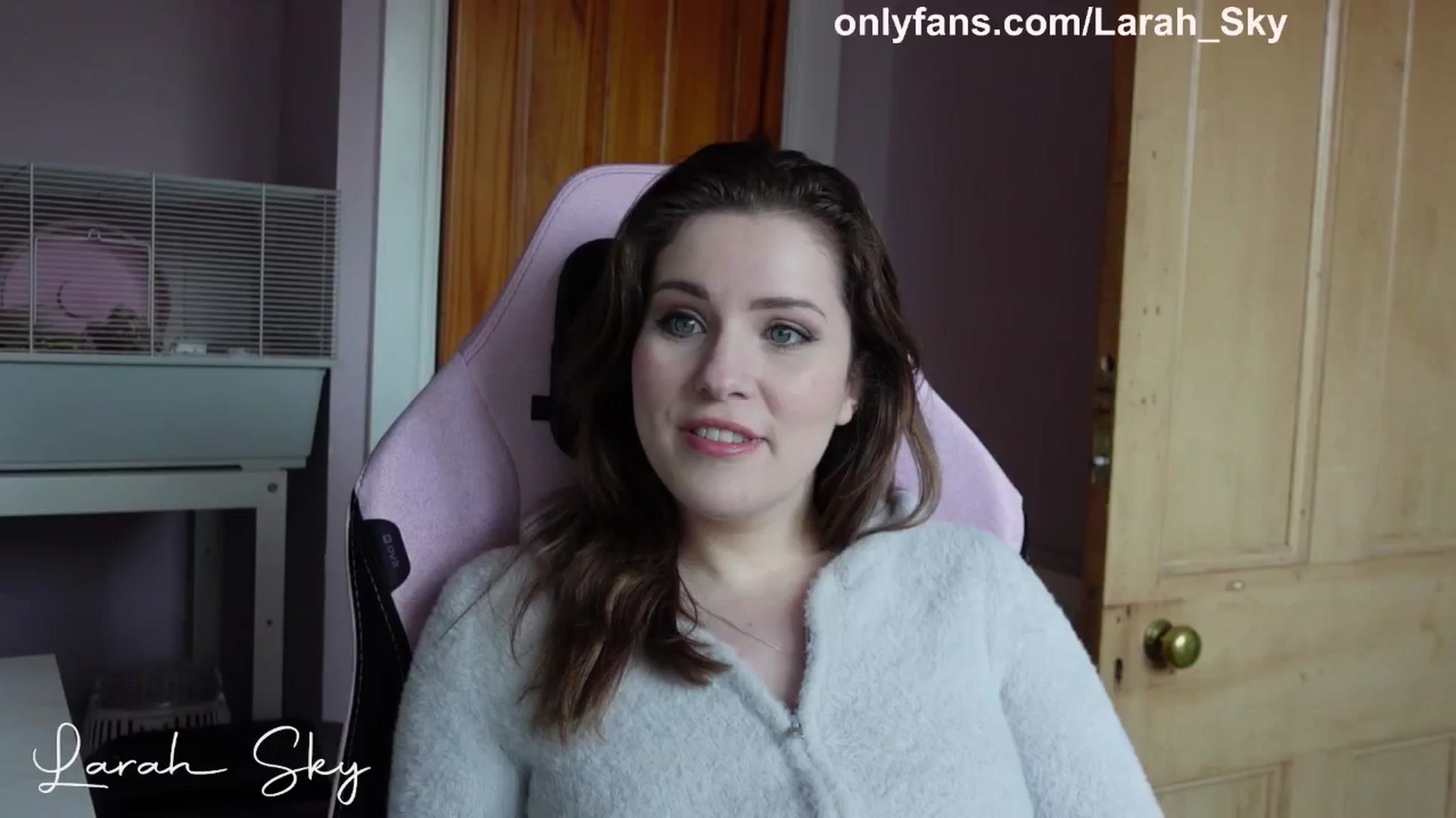 Gallery image thumbnail from Larah_Sky's myfreecams stream on, 03/04/2025, 12:45 image 18 of 20