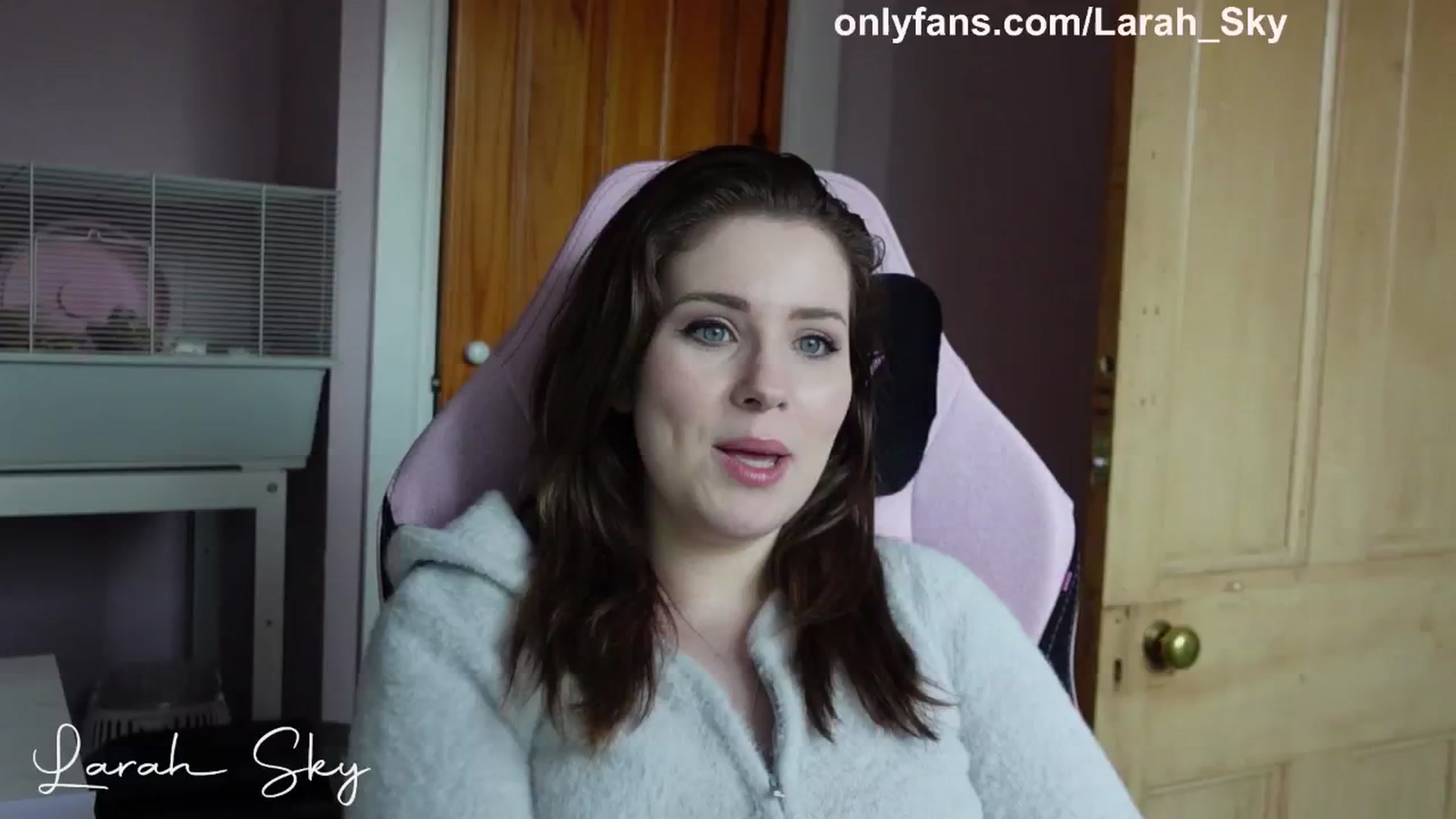 Gallery image thumbnail from Larah_Sky's myfreecams stream on, 03/04/2025, 13:33 image 17 of 20