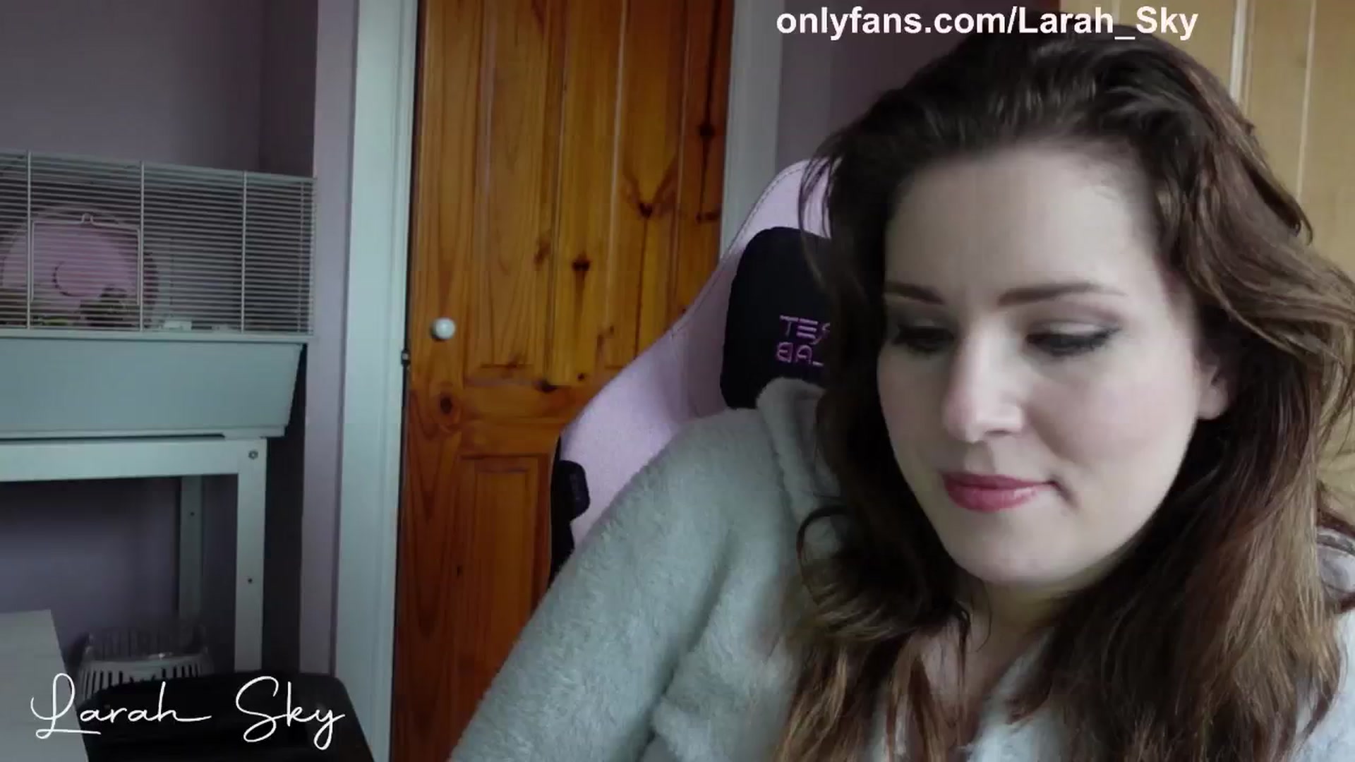Gallery image thumbnail from Larah_Sky's myfreecams stream on, 03/04/2025, 13:33 image 4 of 20