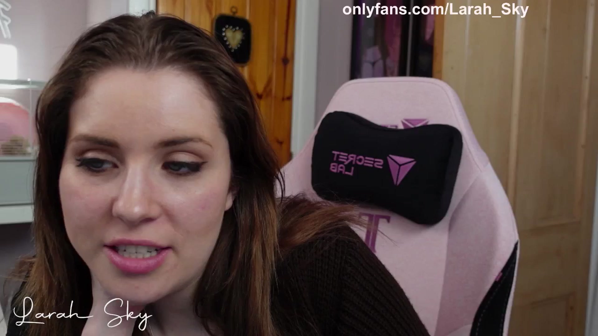 Gallery image thumbnail from Larah_Sky's myfreecams stream on, 03/15/2025, 18:33 image 6 of 20