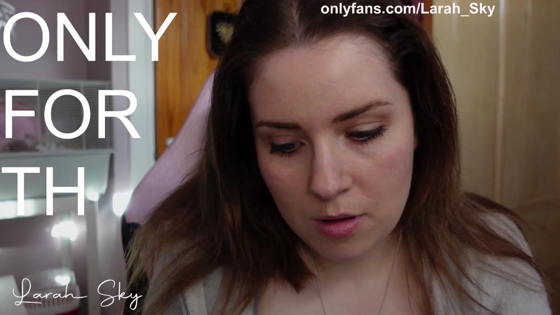 Gallery image thumbnail from Larah_Sky's myfreecams stream on, 03/28/2025, 17:00 image 5 of 20