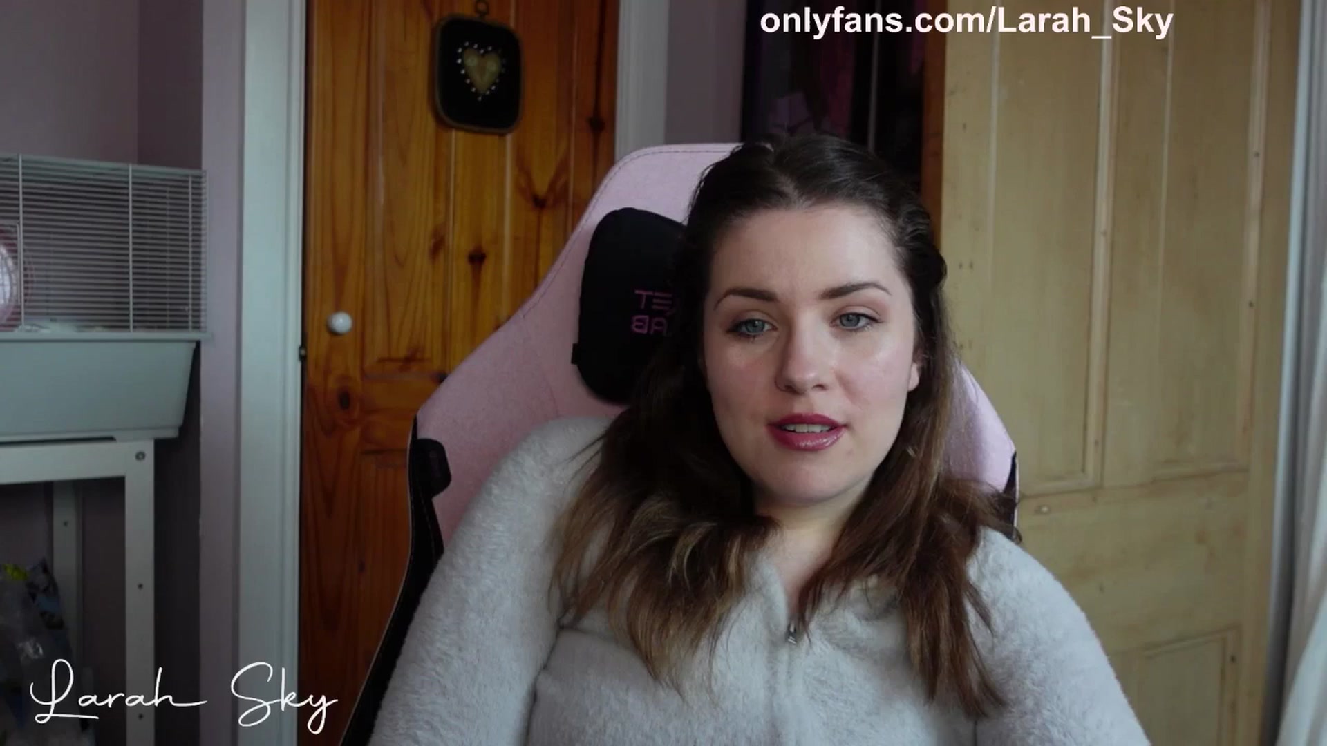 Gallery image thumbnail from Larah_Sky's myfreecams stream on, 03/29/2025, 11:31 image 14 of 20