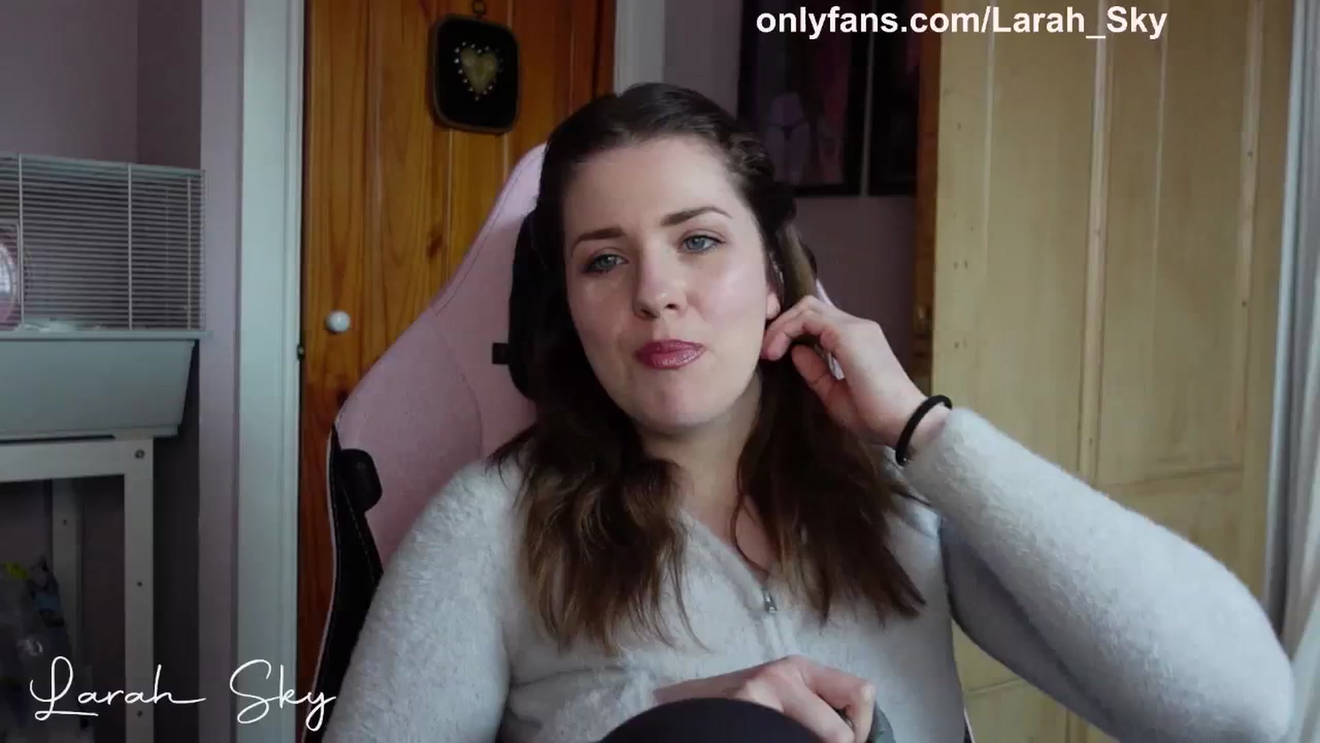 Gallery image thumbnail from Larah_Sky's myfreecams stream on, 03/29/2025, 11:31 image 20 of 20