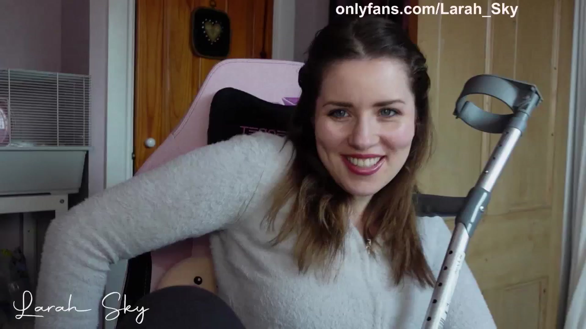 Gallery image thumbnail from Larah_Sky's myfreecams stream on, 03/29/2025, 11:31 image 11 of 20