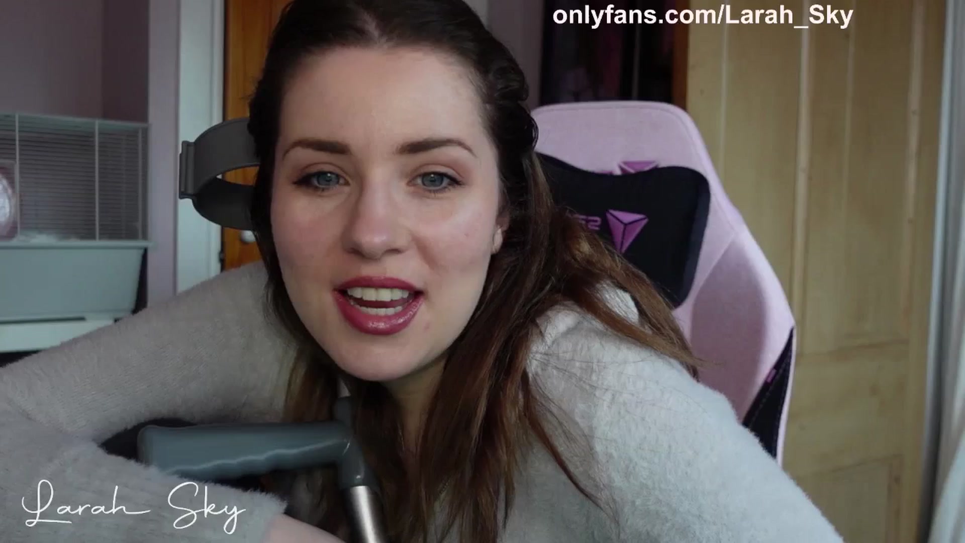 Gallery image thumbnail from Larah_Sky's myfreecams stream on, 03/29/2025, 11:31 image 6 of 20