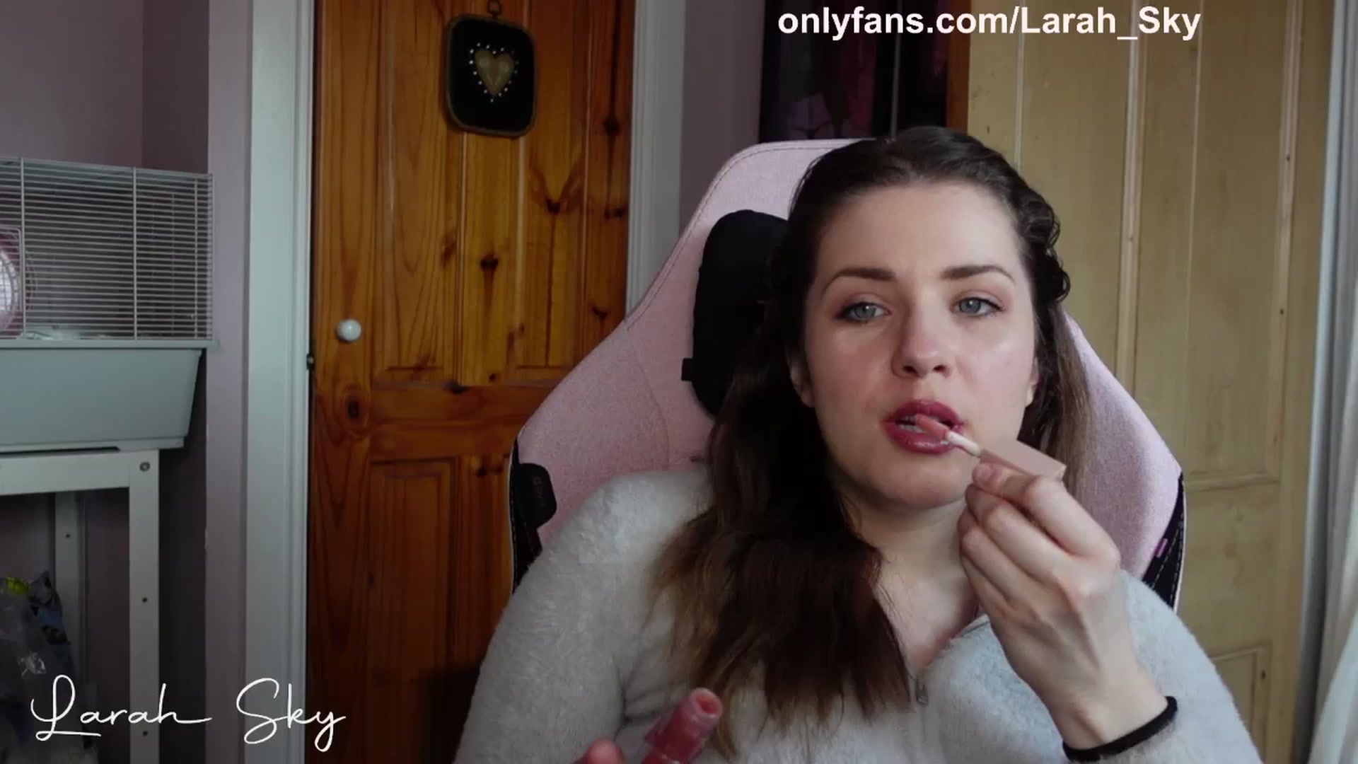 Gallery image thumbnail from Larah_Sky's myfreecams stream on, 03/29/2025, 11:31 image 3 of 20