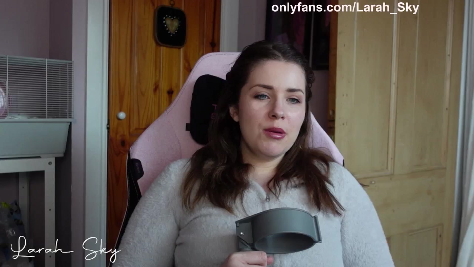 Gallery image thumbnail from Larah_Sky's myfreecams stream on, 03/29/2025, 11:31 image 13 of 20