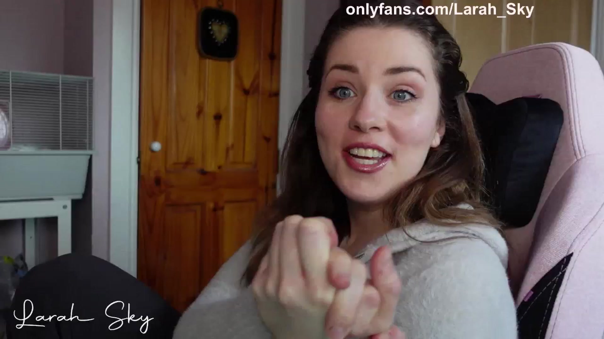 Gallery image thumbnail from Larah_Sky's myfreecams stream on, 03/29/2025, 11:31 image 4 of 20