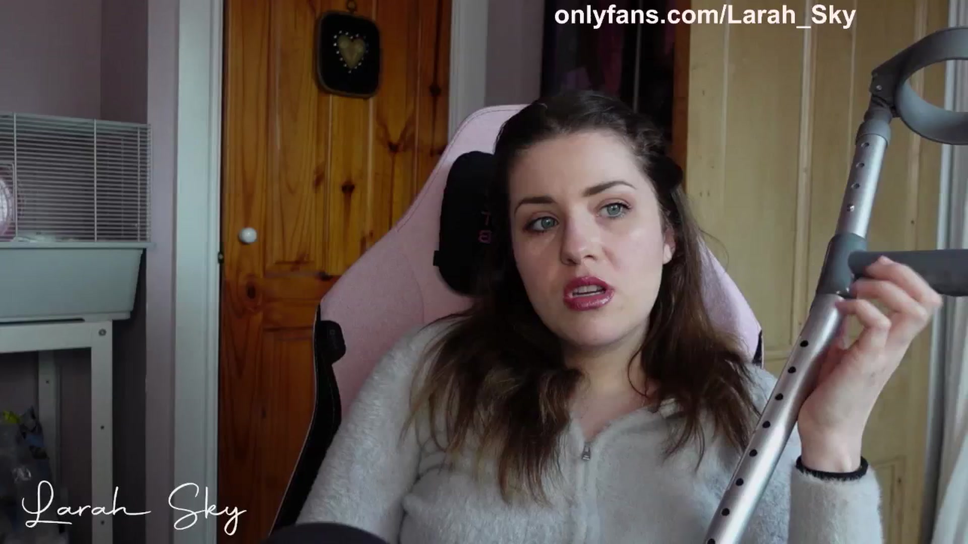 Gallery image thumbnail from Larah_Sky's myfreecams stream on, 03/29/2025, 11:31 image 7 of 20