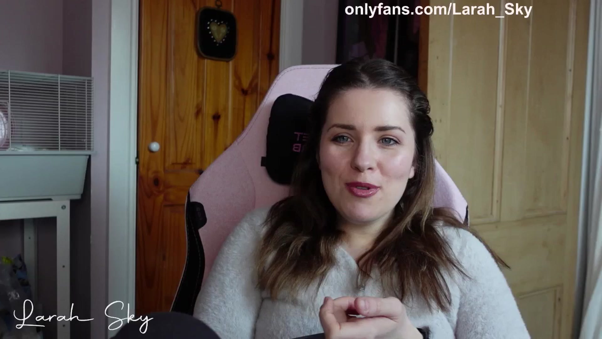 Gallery image thumbnail from Larah_Sky's myfreecams stream on, 03/29/2025, 11:31 image 19 of 20