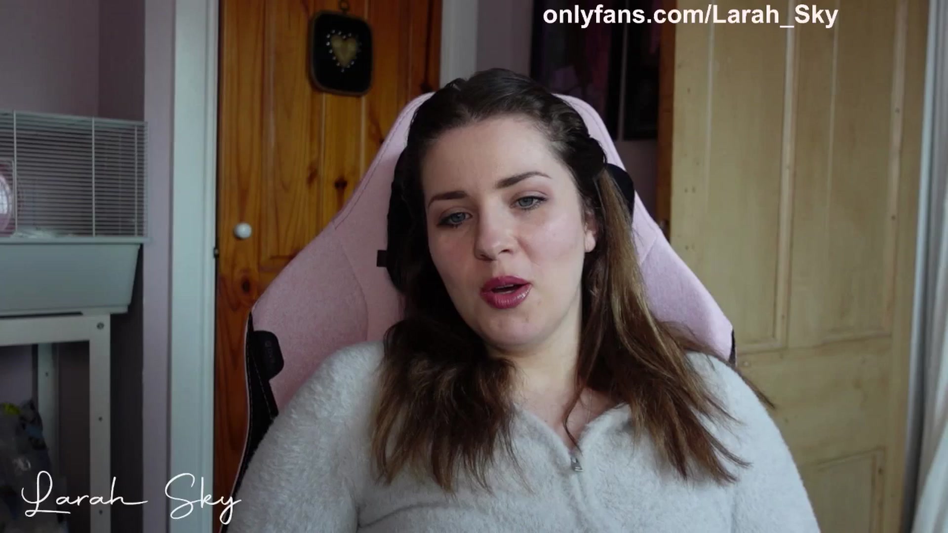 Gallery image thumbnail from Larah_Sky's myfreecams stream on, 03/29/2025, 11:31 image 17 of 20