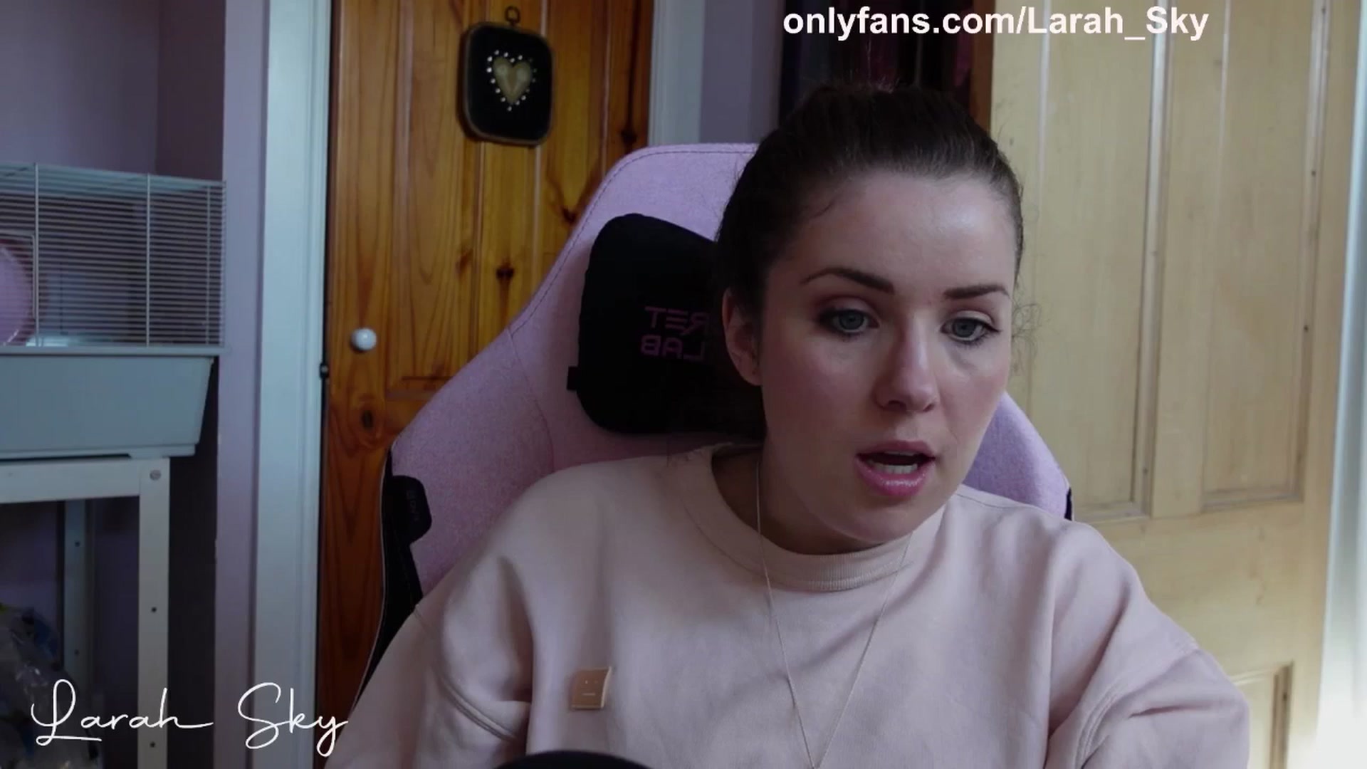 Gallery image thumbnail from Larah_Sky's myfreecams stream on, 04/02/2025, 14:37 image 2 of 20