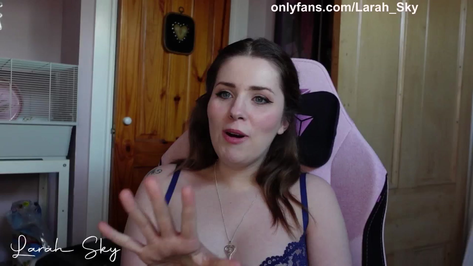 Gallery image thumbnail from Larah_Sky's myfreecams stream on, 04/09/2025, 18:16 image 14 of 20