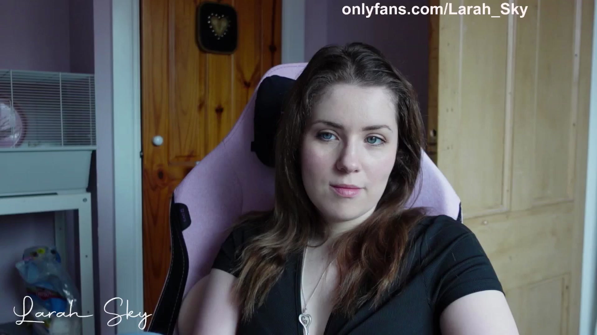 Gallery image thumbnail from Larah_Sky's myfreecams stream on, 04/20/2025, 08:23 image 16 of 20