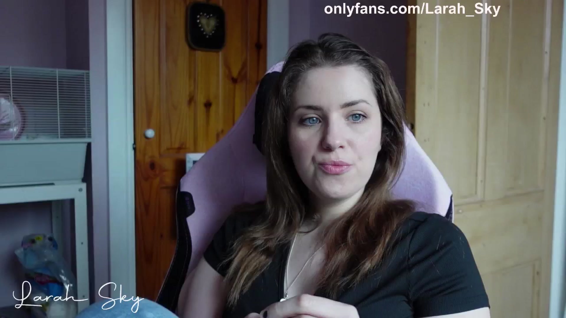 Gallery image thumbnail from Larah_Sky's myfreecams stream on, 04/20/2025, 08:23 image 15 of 20