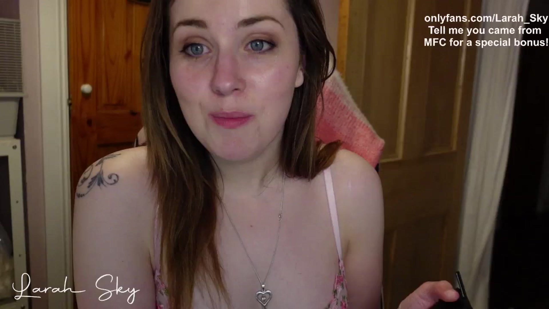 Gallery image thumbnail from Larah_Sky's myfreecams stream on, 05/03/2025, 23:37 image 11 of 20