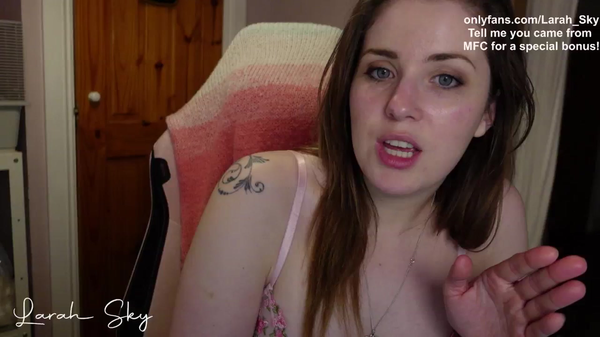 Gallery image thumbnail from Larah_Sky's myfreecams stream on, 05/03/2025, 23:37 image 13 of 20