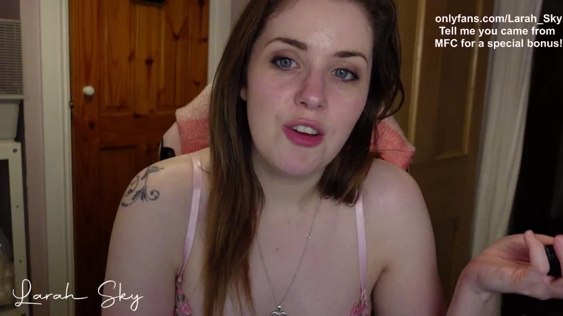 Gallery image thumbnail from Larah_Sky's myfreecams stream on, 05/03/2025, 23:37 image 10 of 20