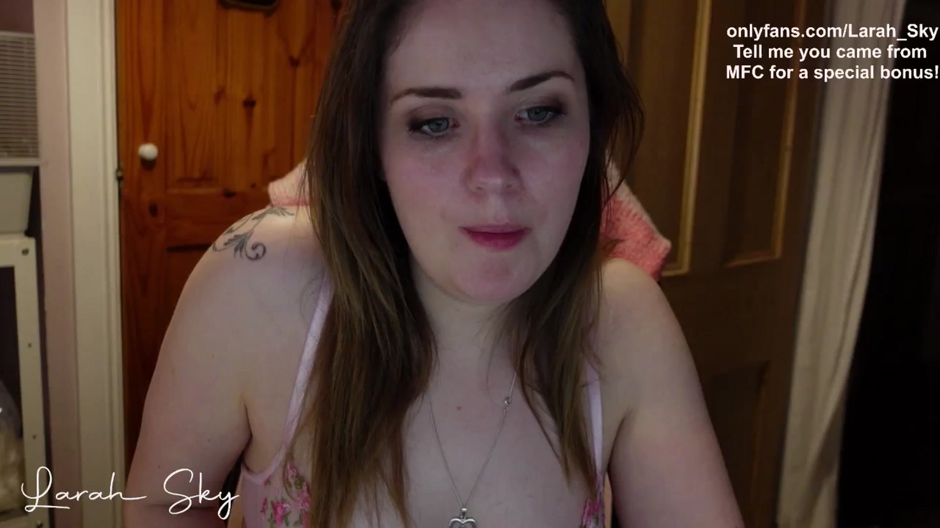 Gallery image thumbnail from Larah_Sky's myfreecams stream on, 05/03/2025, 23:37 image 19 of 20