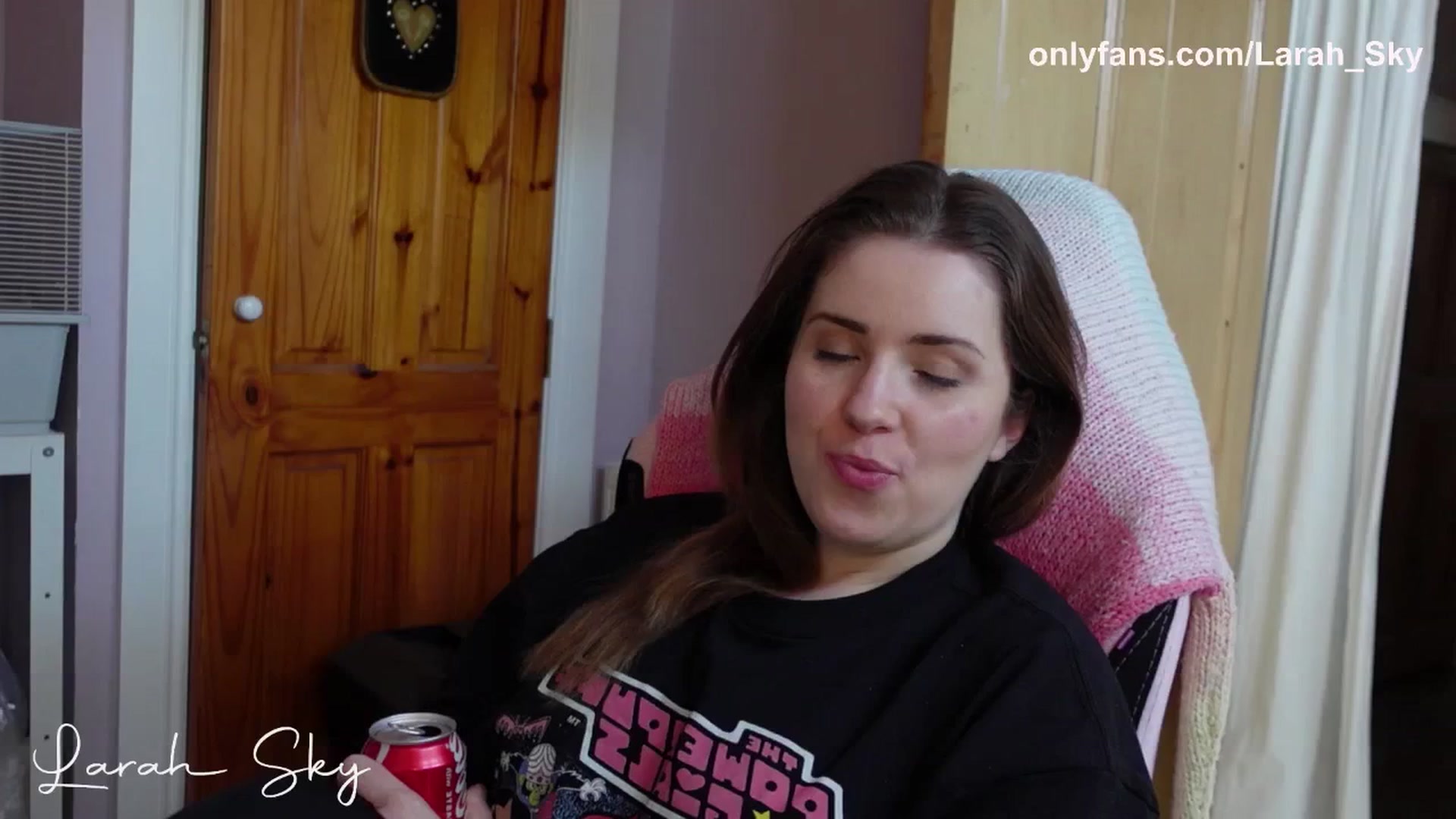 Gallery image thumbnail from Larah_Sky's myfreecams stream on, 05/06/2025, 13:21 image 5 of 20