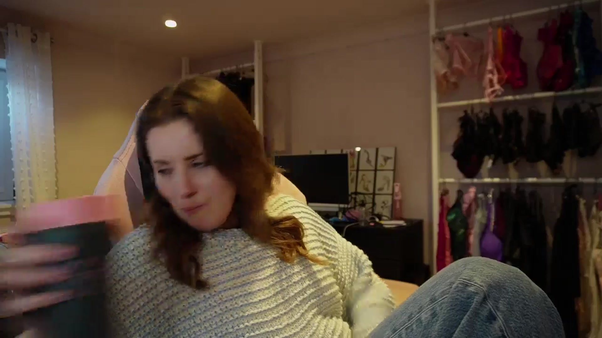 Gallery image thumbnail from Larah_Sky's myfreecams stream on, 06/12/2025, 20:16 image 13 of 20