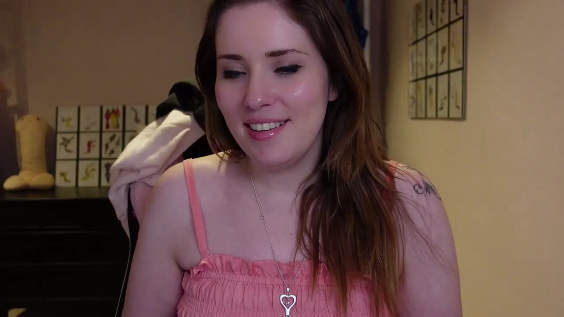 Gallery image thumbnail from Larah_Sky's myfreecams stream on, 06/19/2025, 21:41 image 19 of 20