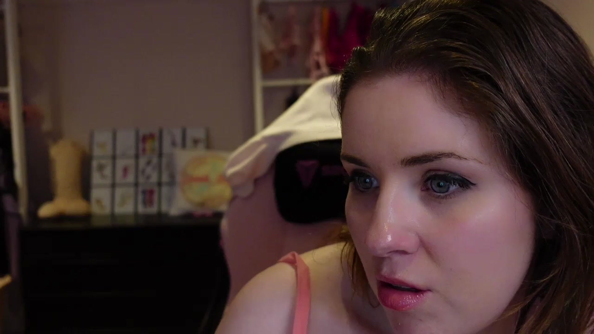 Gallery image thumbnail from Larah_Sky's myfreecams stream on, 06/19/2025, 21:41 image 10 of 20