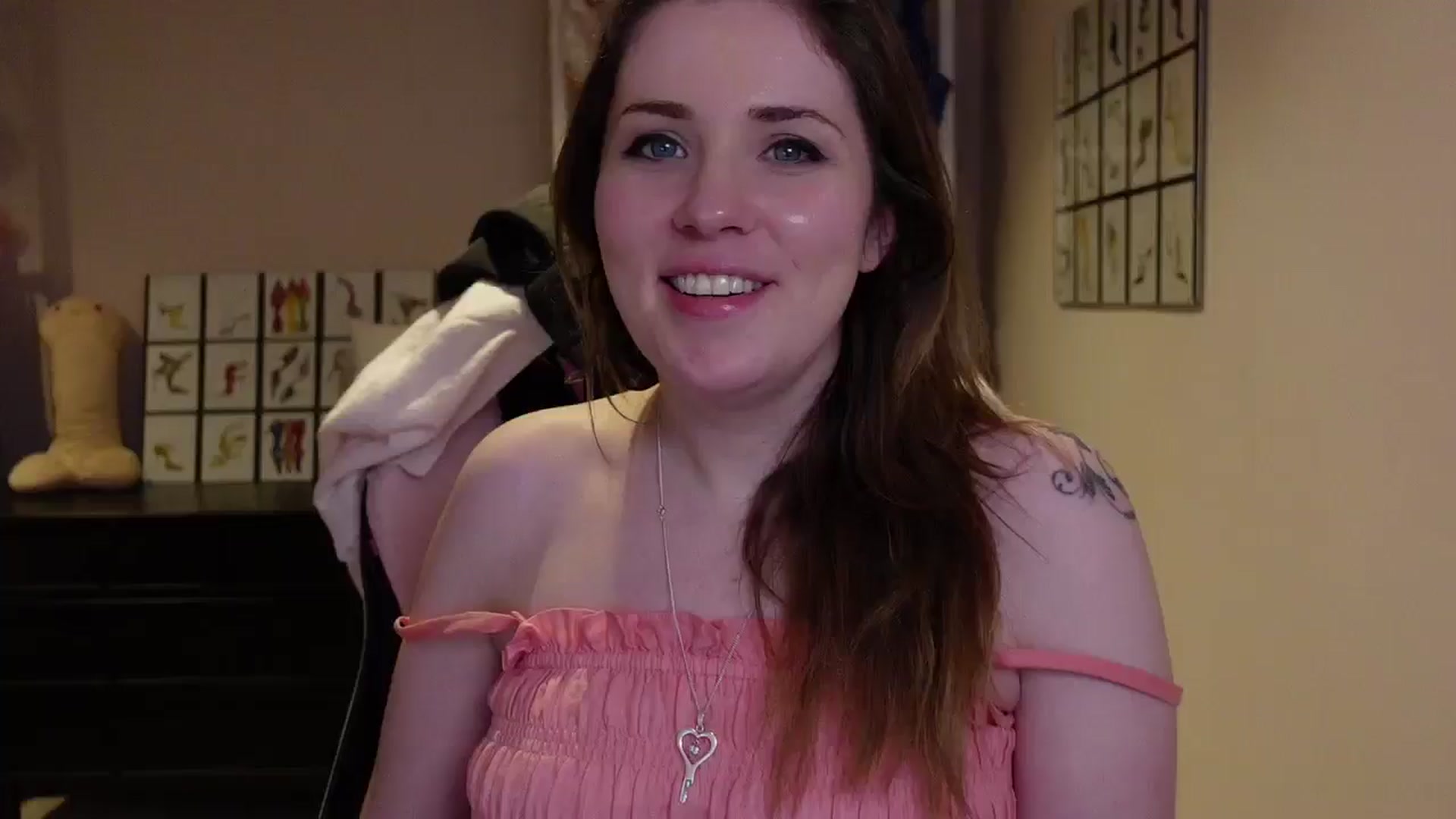 Gallery image thumbnail from Larah_Sky's myfreecams stream on, 06/19/2025, 21:41 image 18 of 20