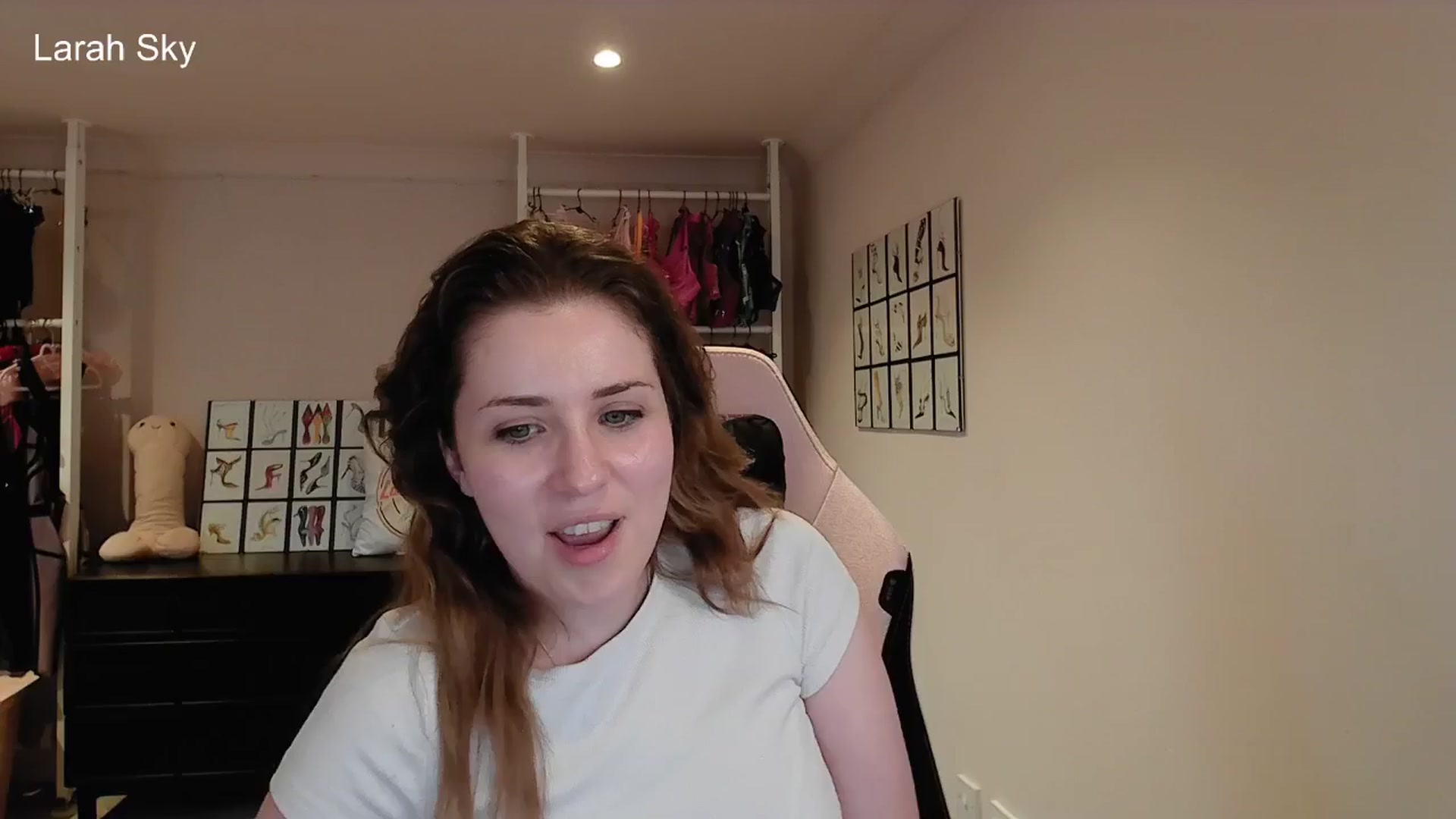 Gallery image thumbnail from Larah_Sky's myfreecams stream on, 06/21/2025, 21:25 image 12 of 20