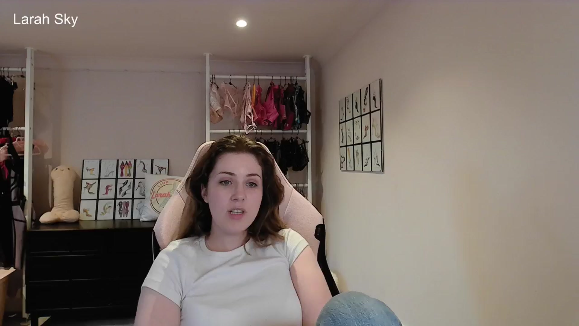 Gallery image thumbnail from Larah_Sky's myfreecams stream on, 06/21/2025, 21:25 image 9 of 20