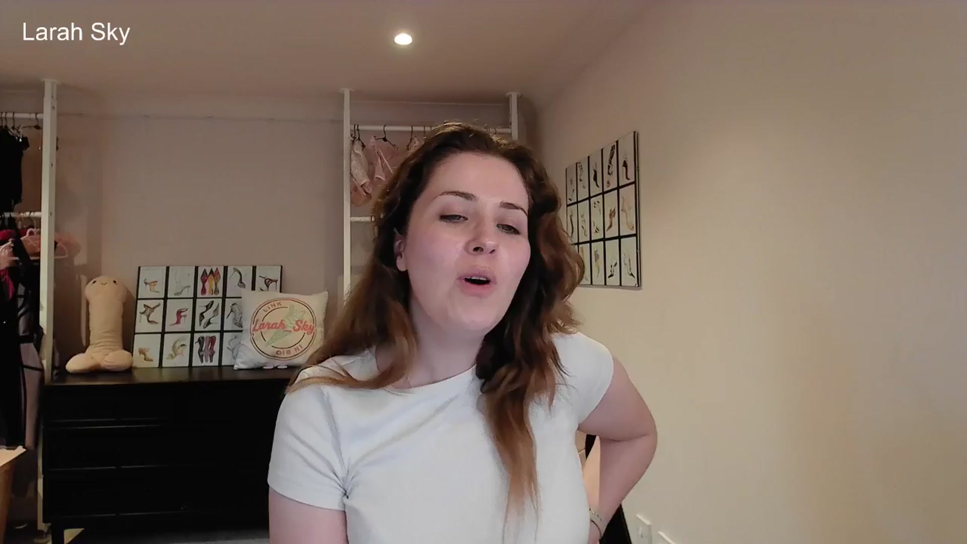 Gallery image thumbnail from Larah_Sky's myfreecams stream on, 06/21/2025, 21:25 image 11 of 20
