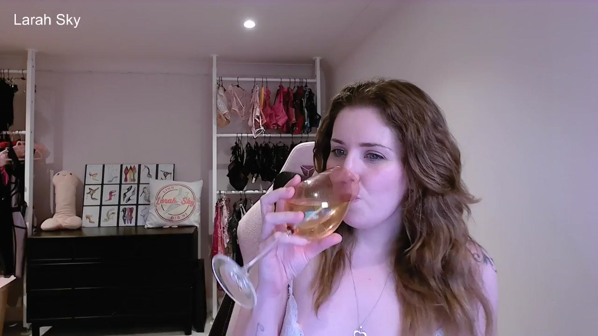 Gallery image thumbnail from Larah_Sky's myfreecams stream on, 06/21/2025, 21:25 image 14 of 20