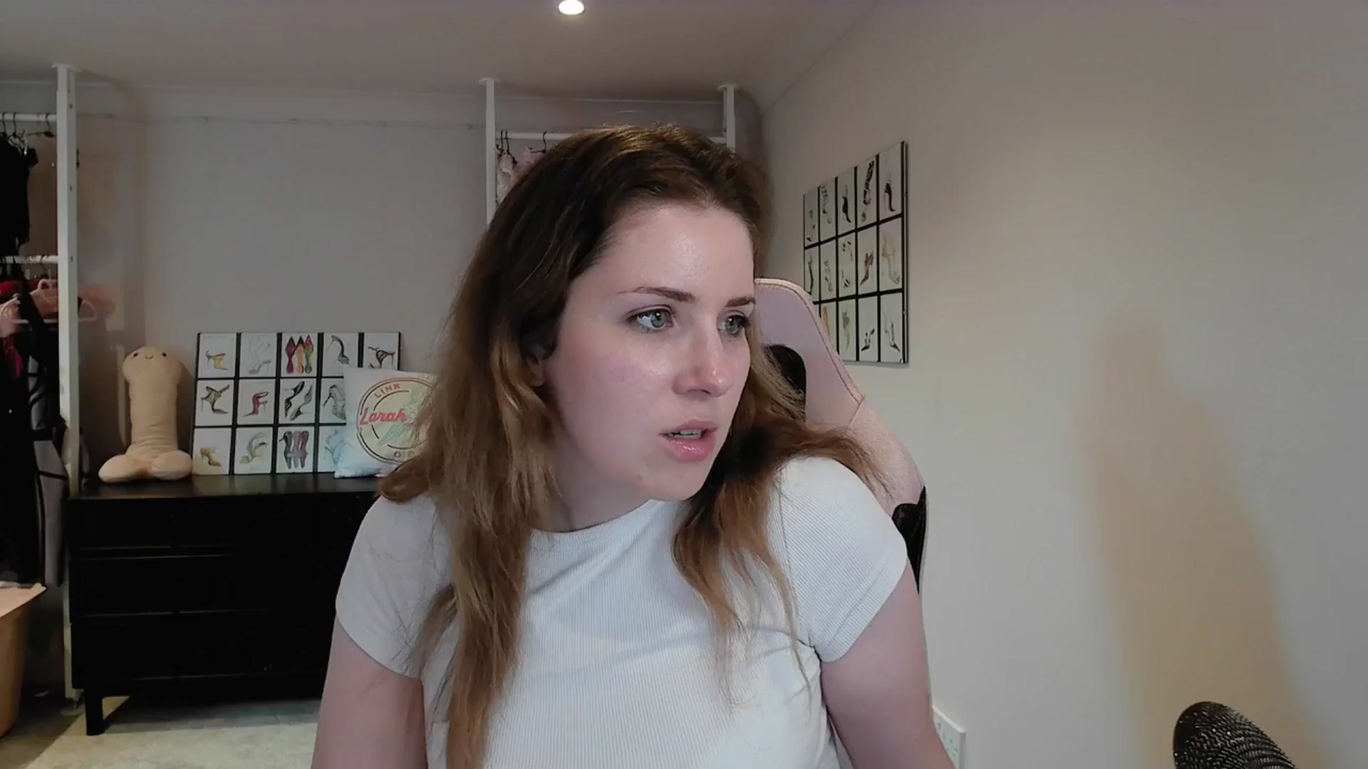 Gallery image thumbnail from Larah_Sky's myfreecams stream on, 06/21/2025, 21:25 image 1 of 20