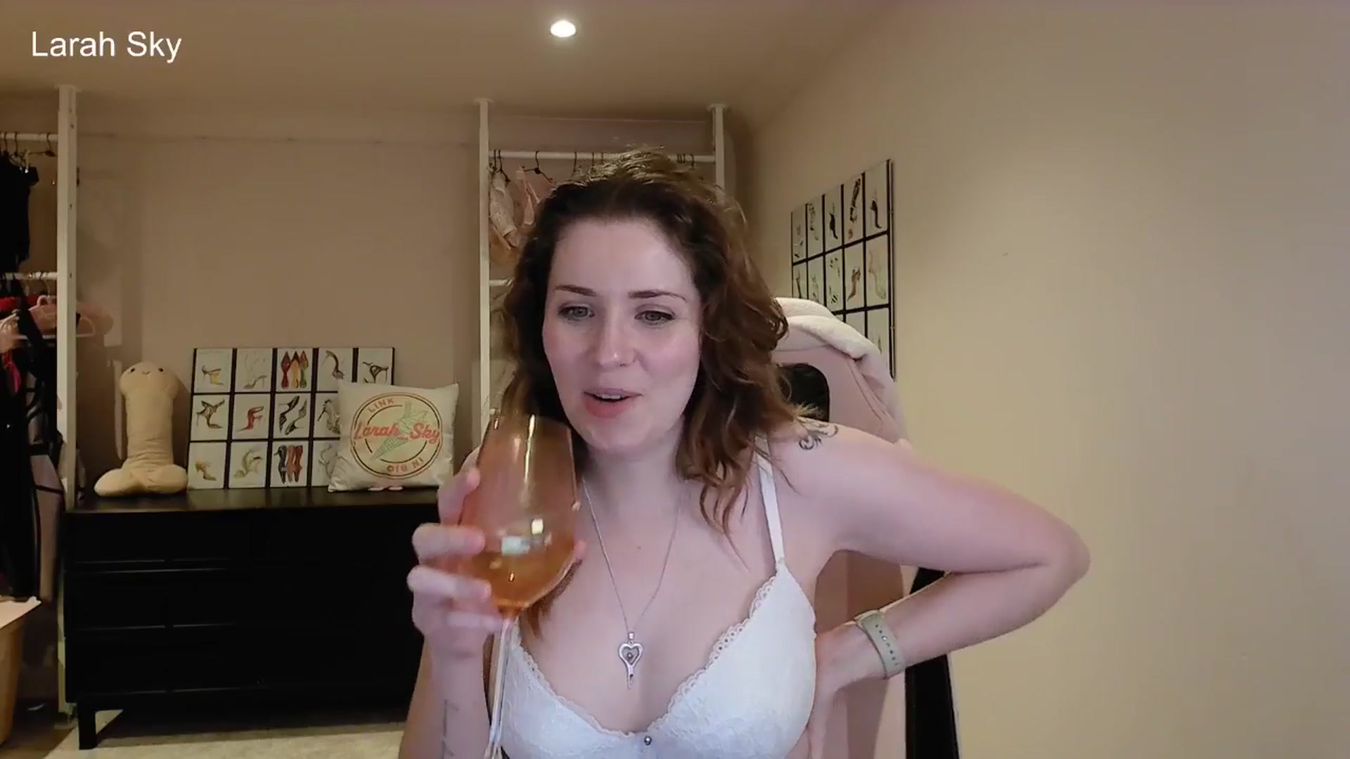 Gallery image thumbnail from Larah_Sky's myfreecams stream on, 06/21/2025, 22:46 image 10 of 20