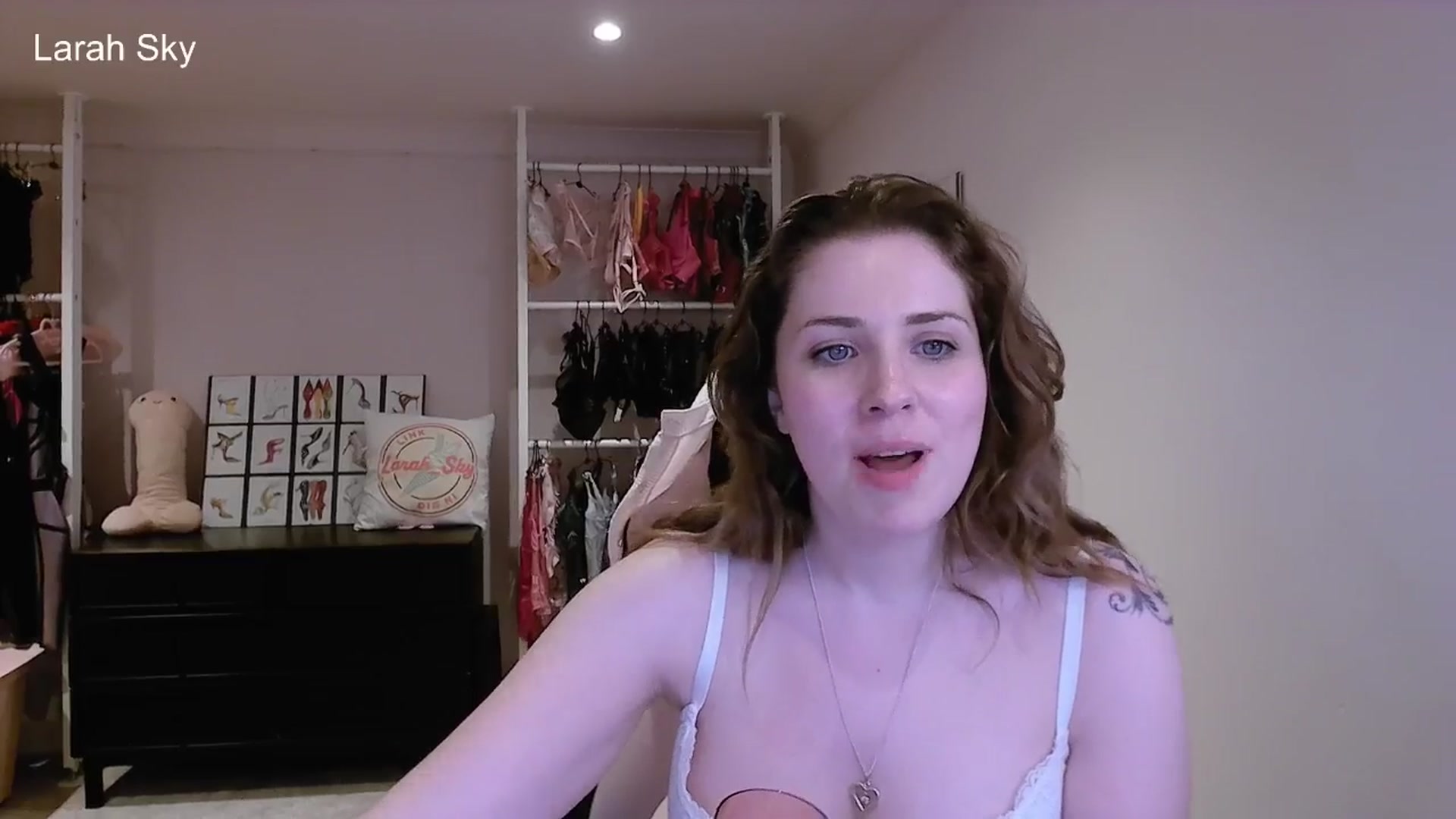 Gallery image thumbnail from Larah_Sky's myfreecams stream on, 06/21/2025, 22:46 image 9 of 20