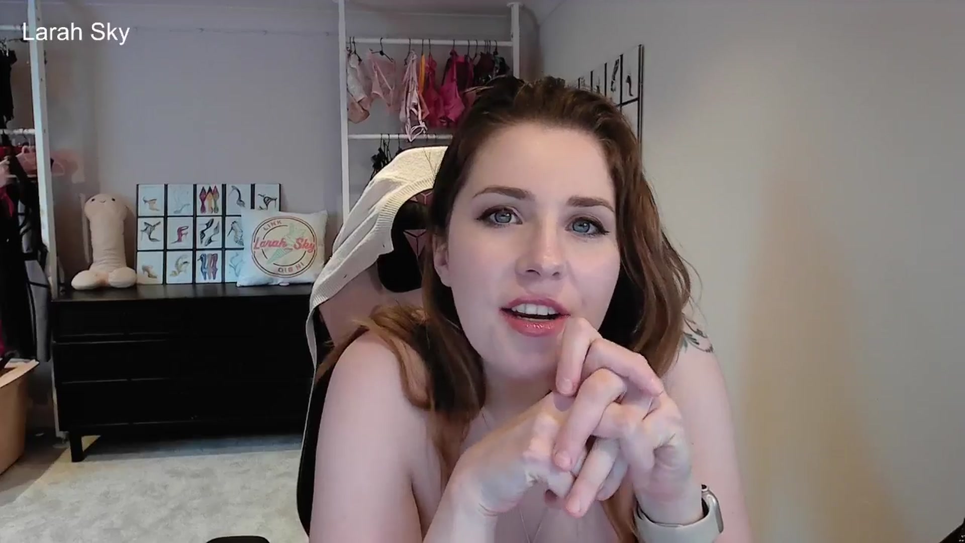 Gallery image thumbnail from Larah_Sky's myfreecams stream on, 06/24/2025, 19:54 image 18 of 20