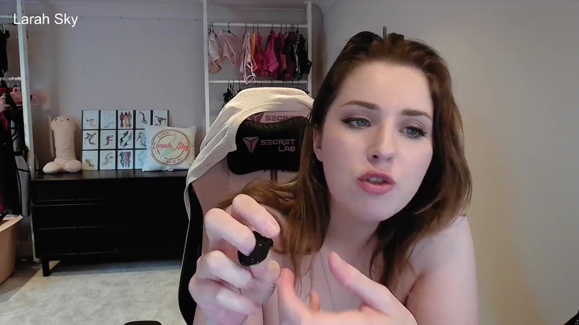 Gallery image thumbnail from Larah_Sky's myfreecams stream on, 06/24/2025, 19:54 image 19 of 20