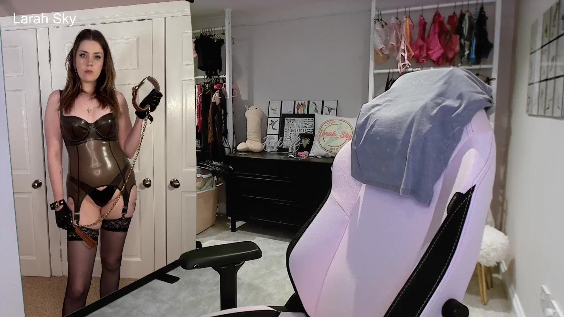 Gallery image thumbnail from Larah_Sky's myfreecams stream on, 07/02/2025, 21:19 image 10 of 20