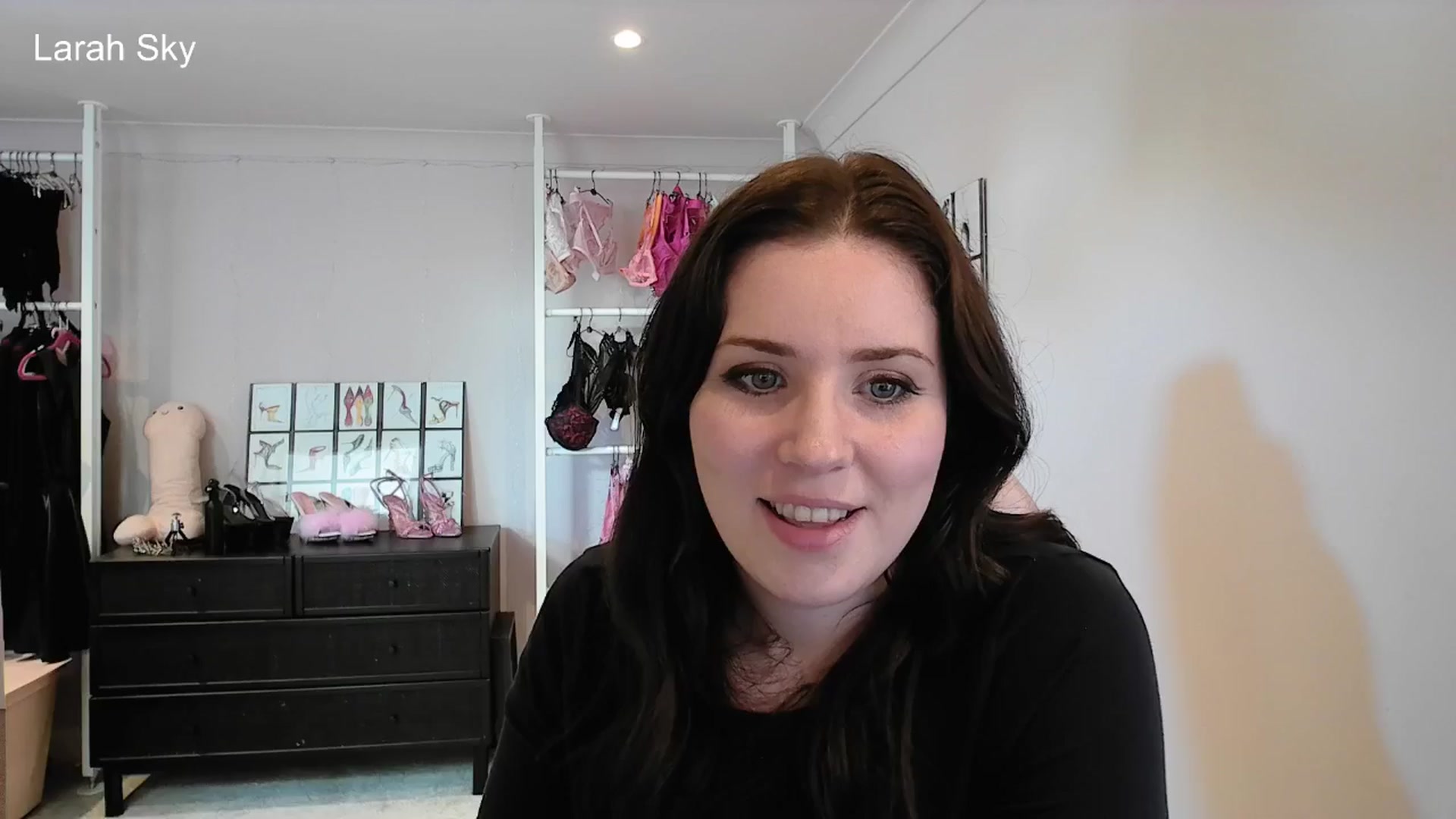 Gallery image thumbnail from Larah_Sky's myfreecams stream on, 07/16/2025, 17:49 image 1 of 20