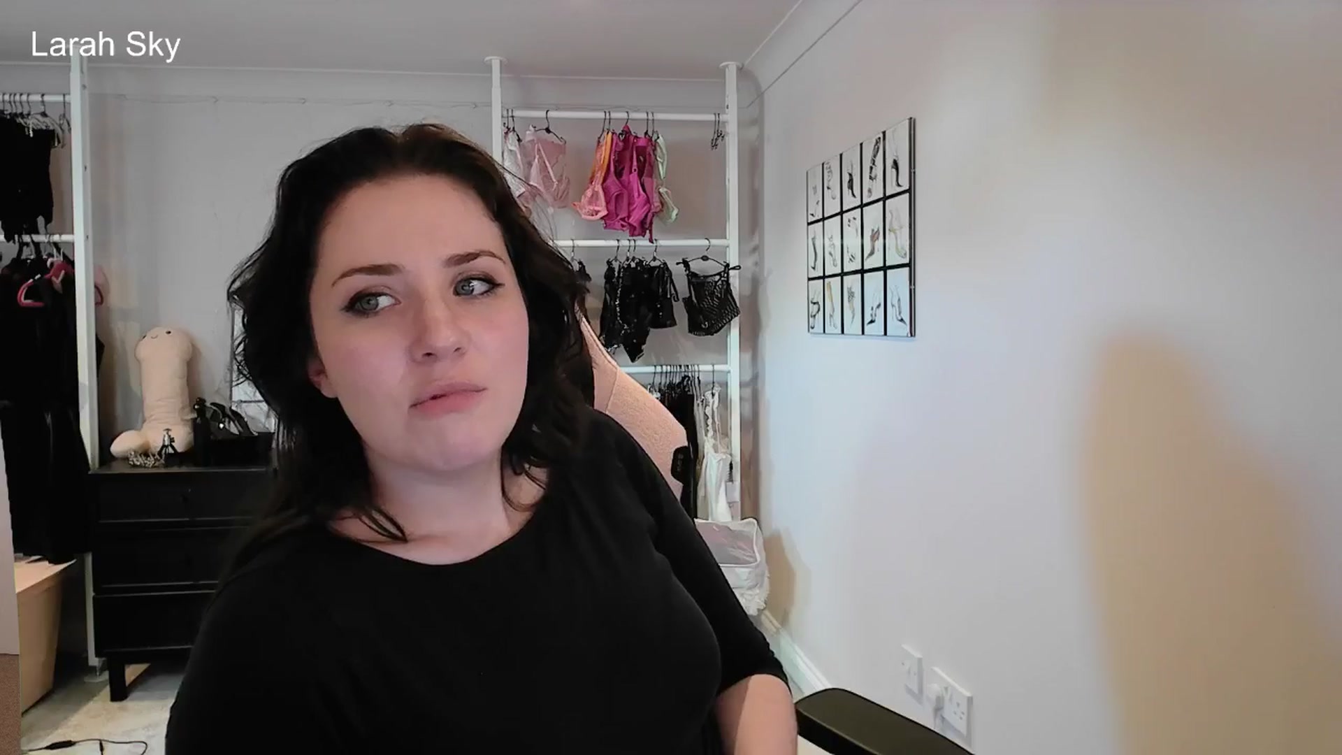 Gallery image thumbnail from Larah_Sky's myfreecams stream on, 07/16/2025, 17:49 image 6 of 20
