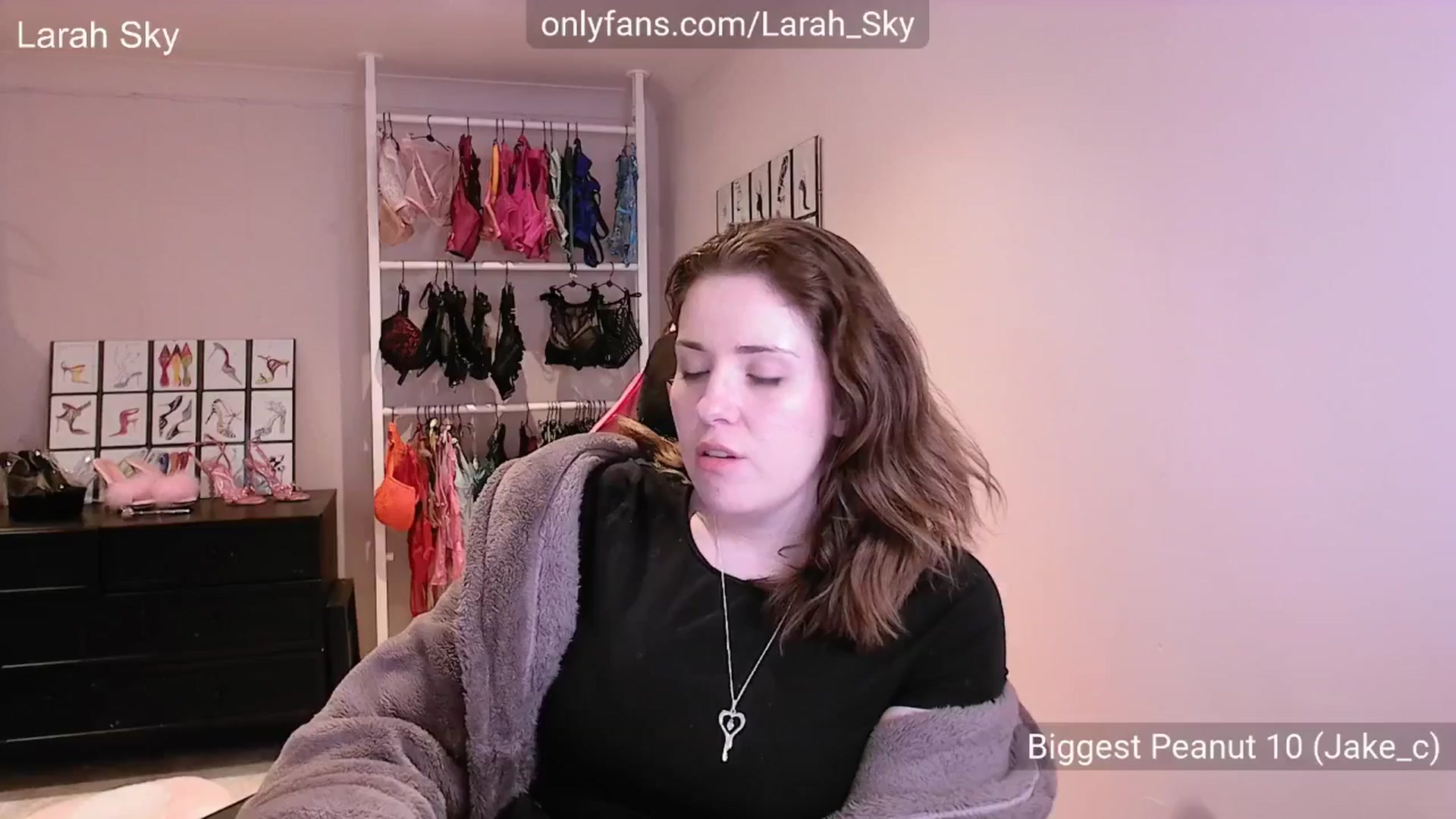 Gallery image thumbnail from Larah_Sky's myfreecams stream on, 10/03/2025, 16:45 image 19 of 20