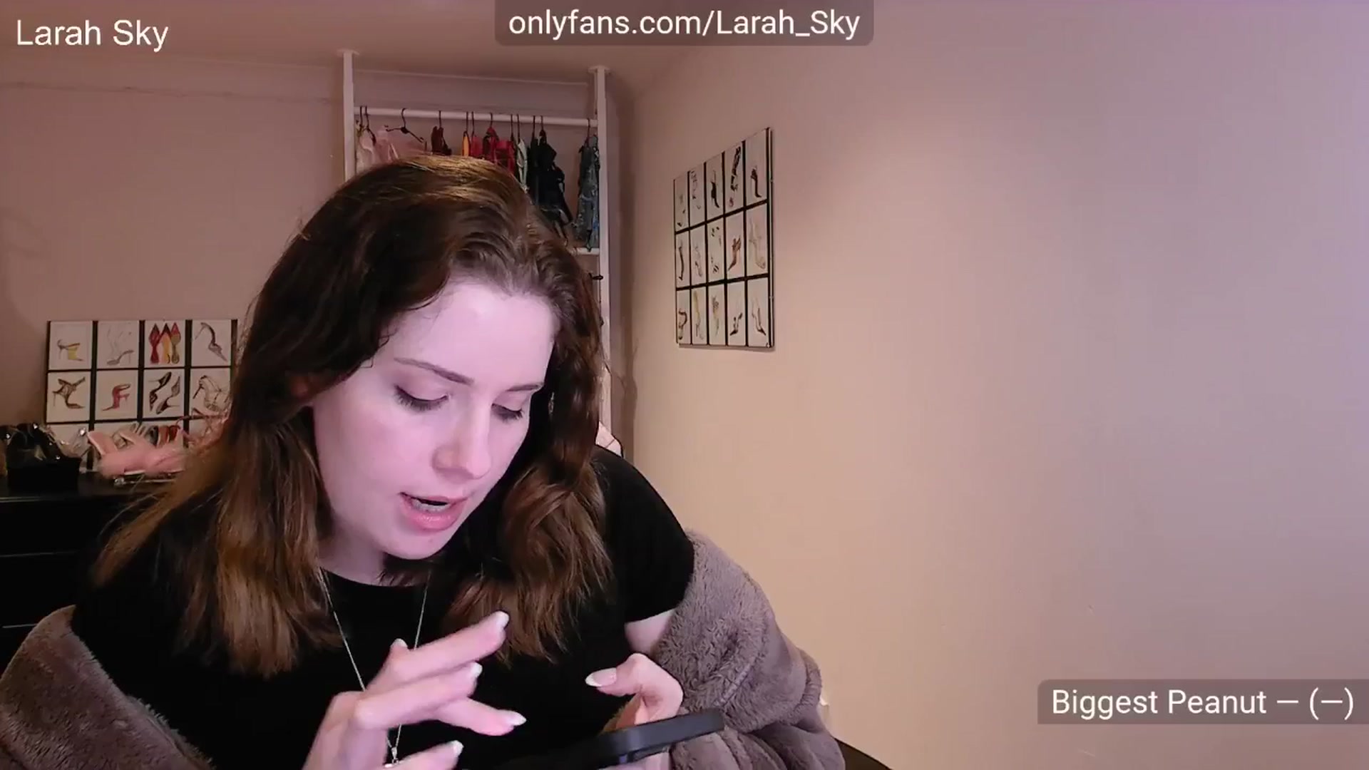 Gallery image thumbnail from Larah_Sky's myfreecams stream on, 10/03/2025, 16:45 image 4 of 20