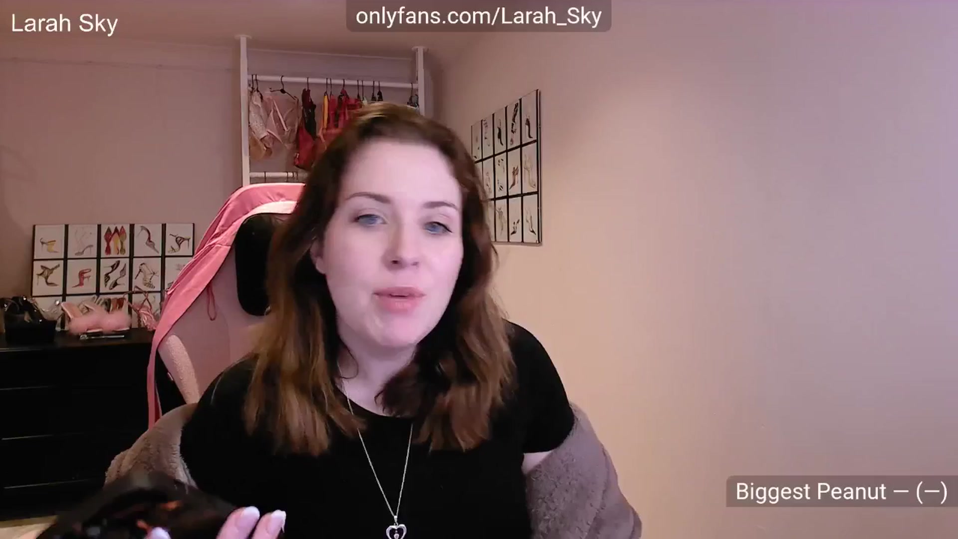 Gallery image thumbnail from Larah_Sky's myfreecams stream on, 10/03/2025, 16:45 image 6 of 20