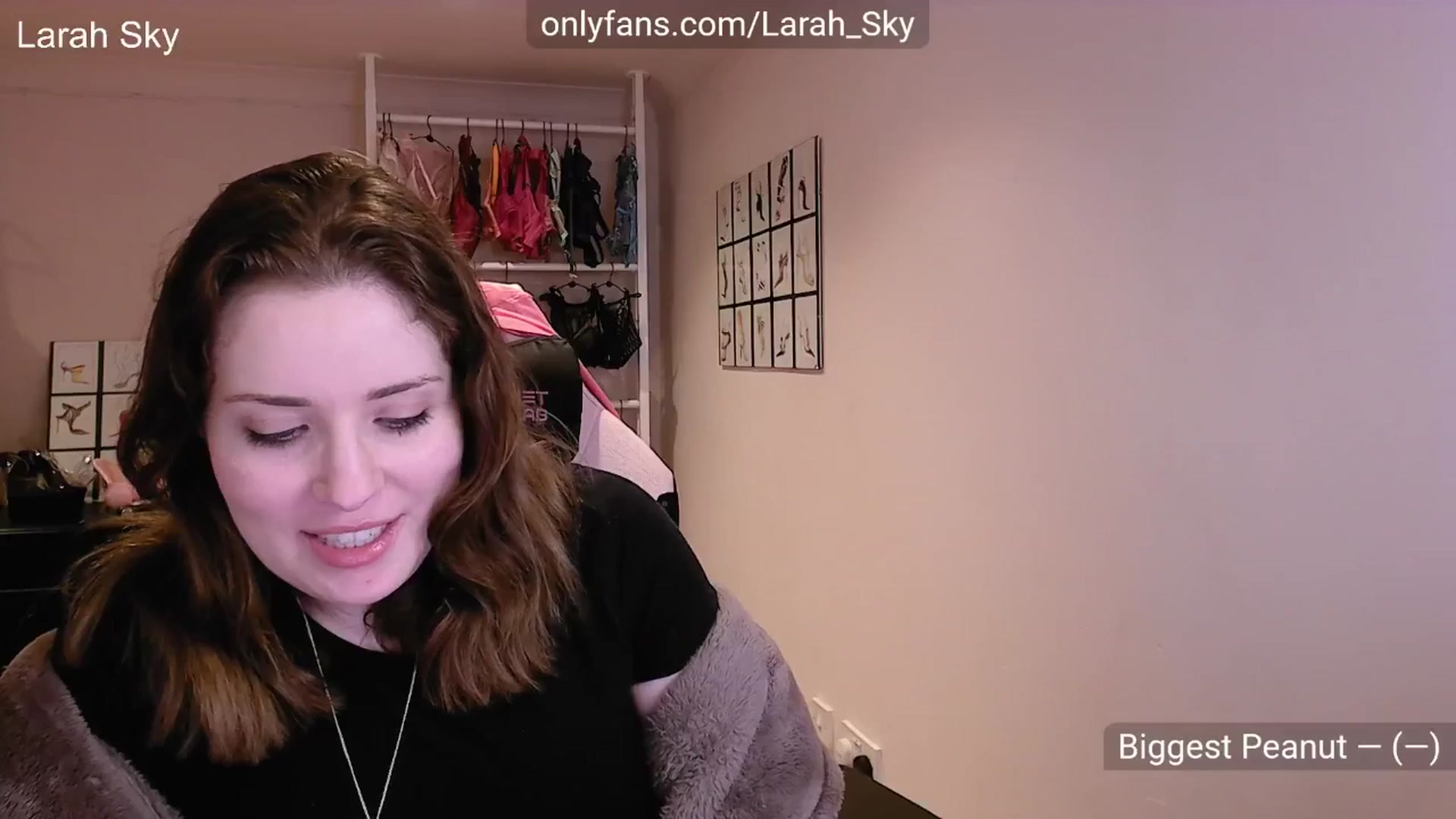Gallery image thumbnail from Larah_Sky's myfreecams stream on, 10/03/2025, 16:45 image 3 of 20