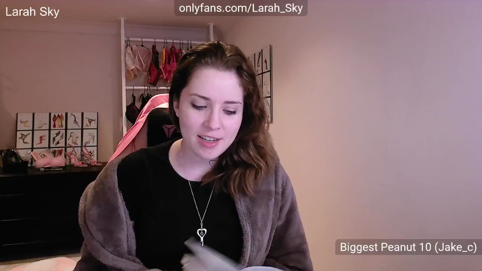 Gallery image thumbnail from Larah_Sky's myfreecams stream on, 10/03/2025, 16:45 image 15 of 20
