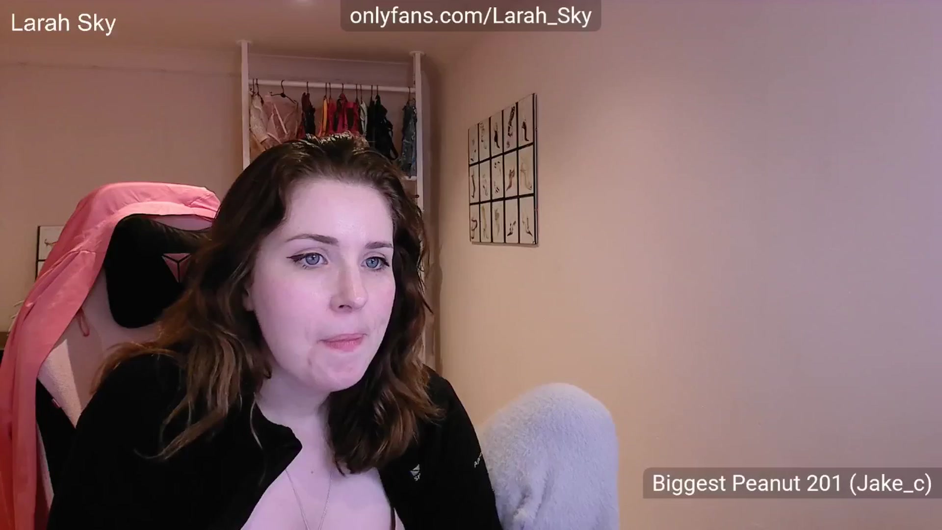 Gallery image thumbnail from Larah_Sky's myfreecams stream on, 10/04/2025, 22:22 image 12 of 20