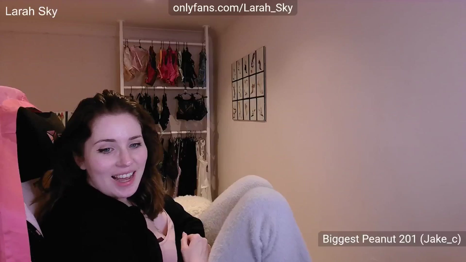 Gallery image thumbnail from Larah_Sky's myfreecams stream on, 10/04/2025, 22:22 image 8 of 20
