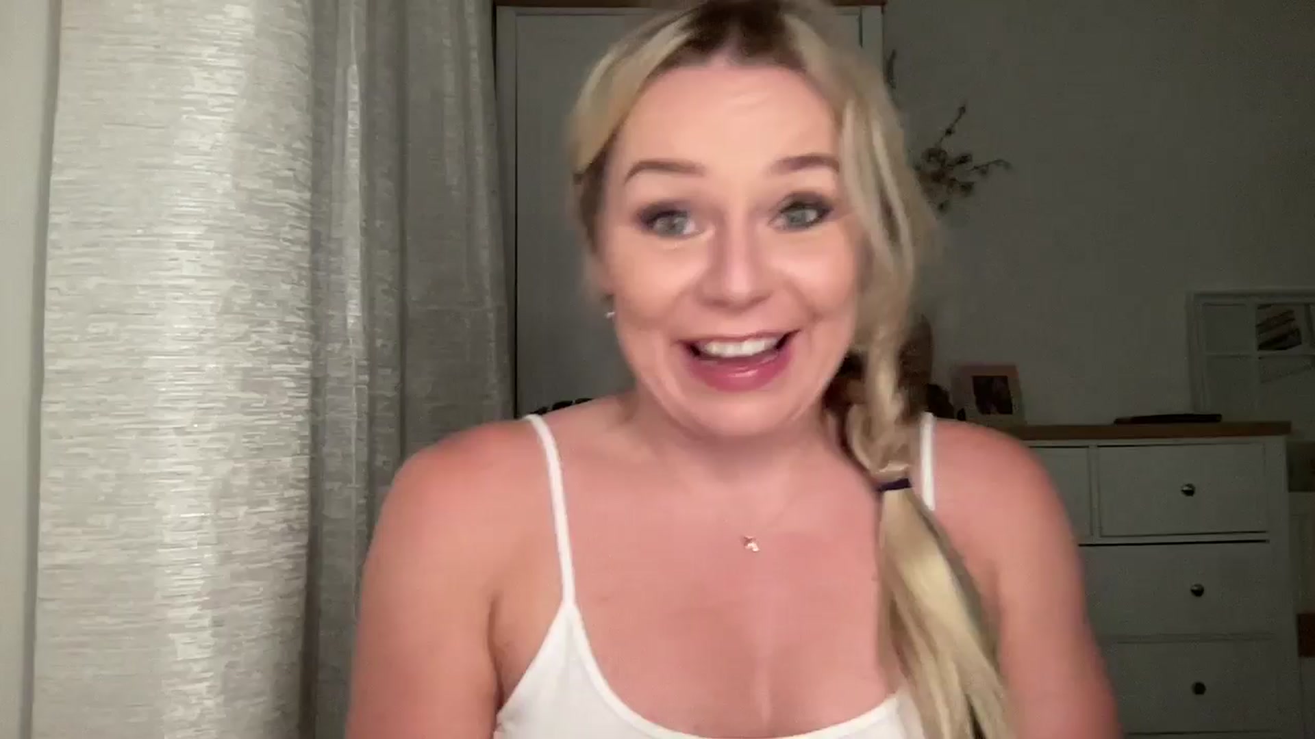 Gallery image thumbnail from LarasDen's myfreecams stream on, 11/04/2024, 19:58 image 2 of 20