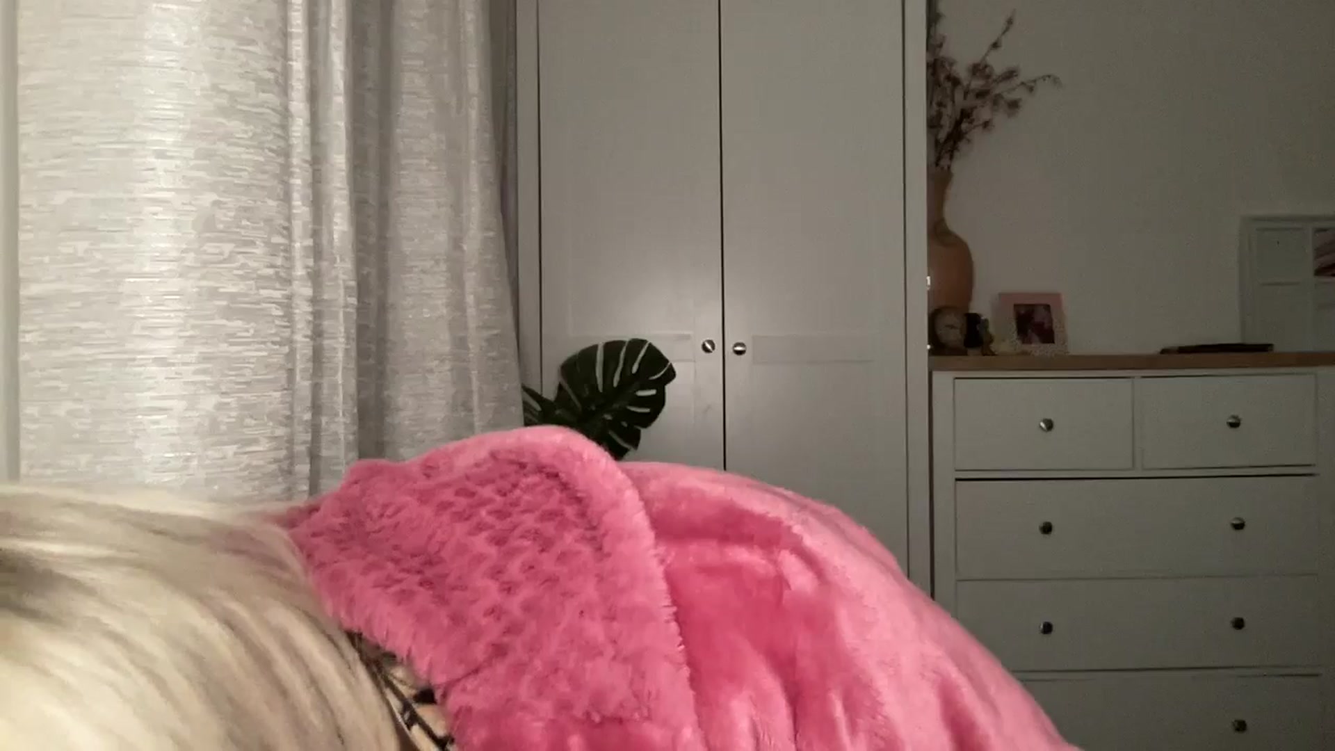 Gallery image thumbnail from LarasDen's myfreecams stream on, 11/07/2024, 22:09 image 6 of 20
